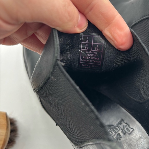 Dr. Martens Women’s 5 Black Leather Hurston Chelsea Heeled Ankle Boots - Picture 8 of 8